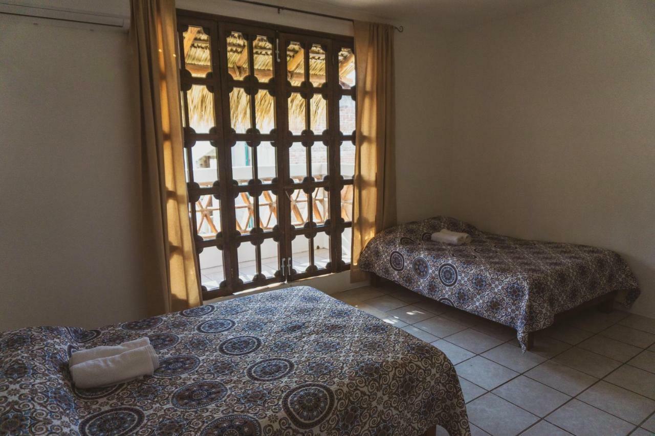Nomad Beach House Hotel ปูแอร์โตเอสกอนดิโด ภายนอก รูปภาพ