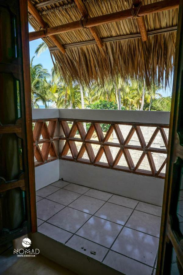 Nomad Beach House Hotel ปูแอร์โตเอสกอนดิโด ภายนอก รูปภาพ