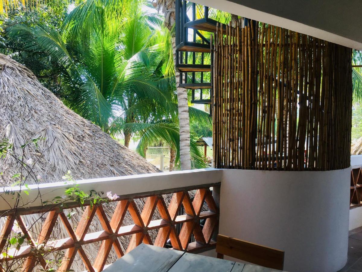 Nomad Beach House Hotel ปูแอร์โตเอสกอนดิโด ภายนอก รูปภาพ