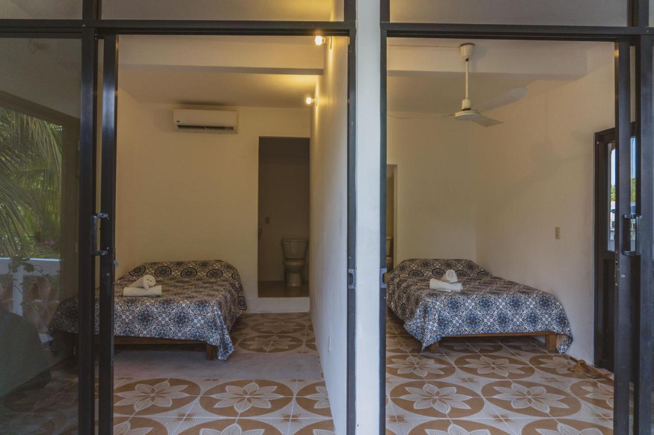 Nomad Beach House Hotel ปูแอร์โตเอสกอนดิโด ภายนอก รูปภาพ