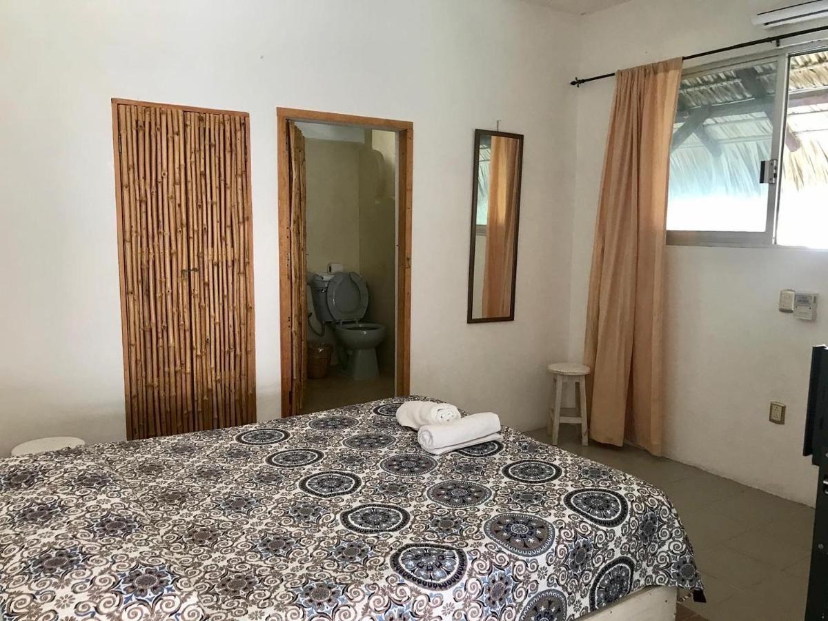 Nomad Beach House Hotel ปูแอร์โตเอสกอนดิโด ภายนอก รูปภาพ
