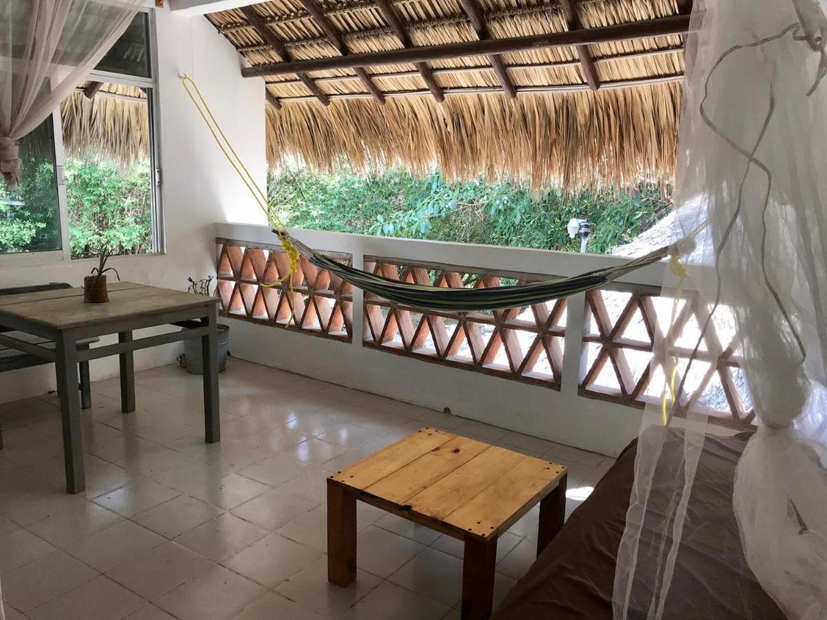 Nomad Beach House Hotel ปูแอร์โตเอสกอนดิโด ภายนอก รูปภาพ